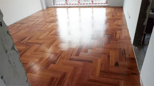 有關實木地板鋪設注意事項